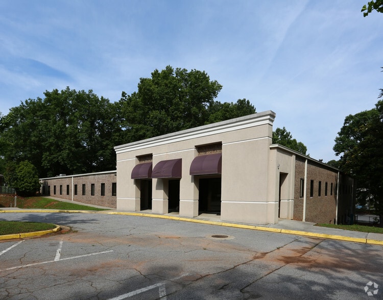 2372 Lawrenceville Hwy, Decatur, GA for sale - Building Photo - Image 3 of 15