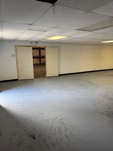 6848 Satchelford Rd, Columbia, SC for sale - Interior Photo - Image 2 of 6