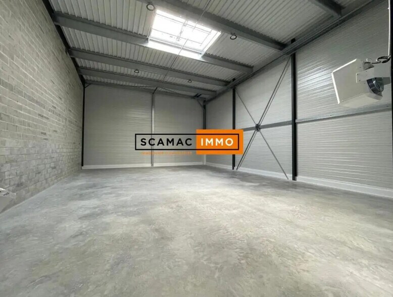 Industrial in Cergy for lease - Building Photo - Image 1 of 5