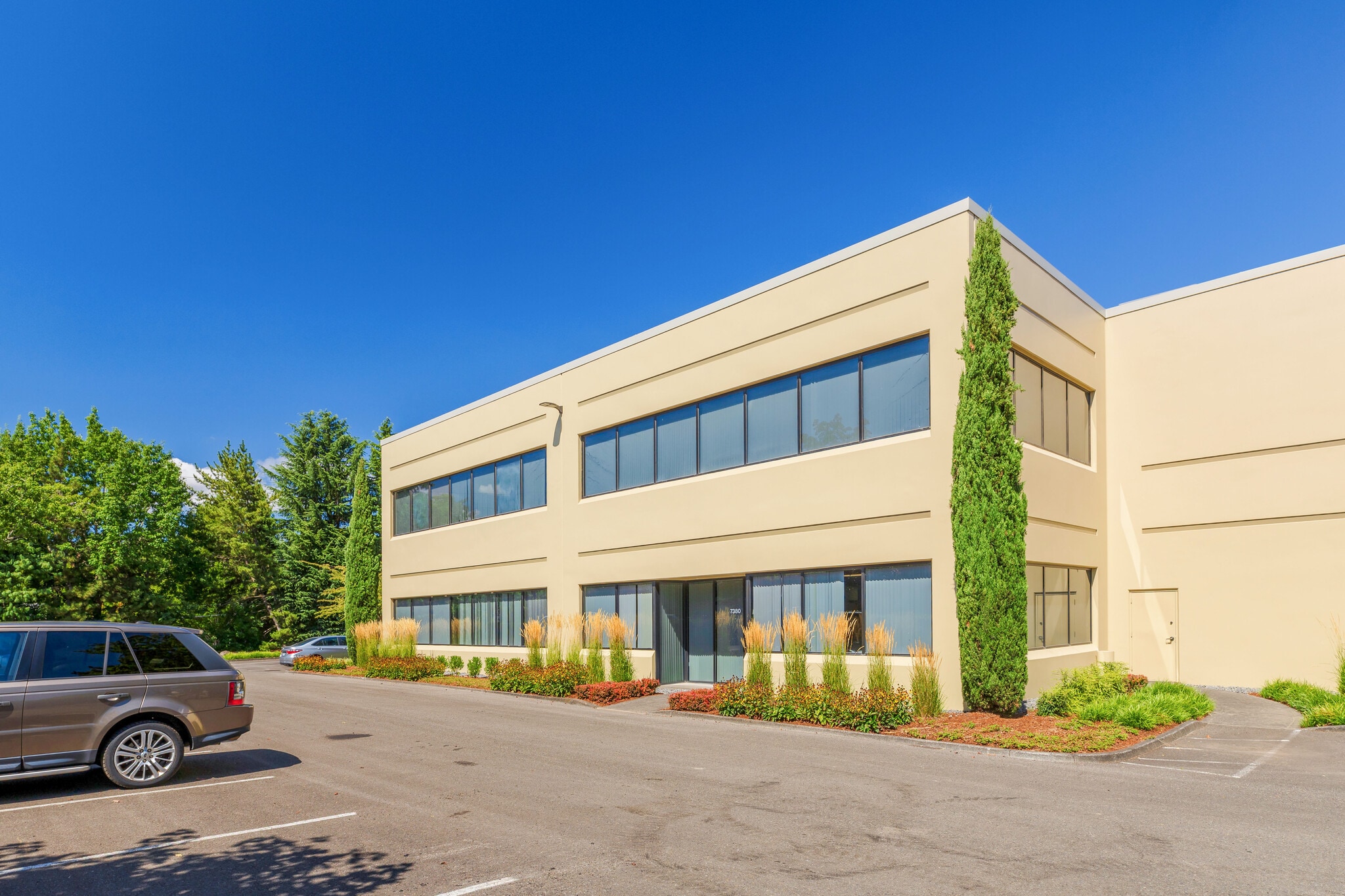 15951-15999 SW 72nd Ave, Portland, OR for lease Building Photo- Image 1 of 5