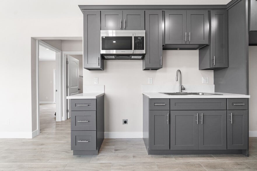 10901 Inez St, Whittier, CA for sale - Primary Photo - Image 2 of 7