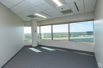 500 N West Shore Blvd, Tampa, FL à louer Photo intérieure- Image 2 de 6