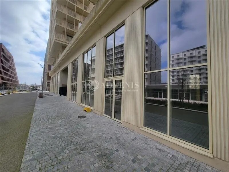 Retail in Saint-Ouen-sur-Seine for lease Building Photo- Image 1 of 6