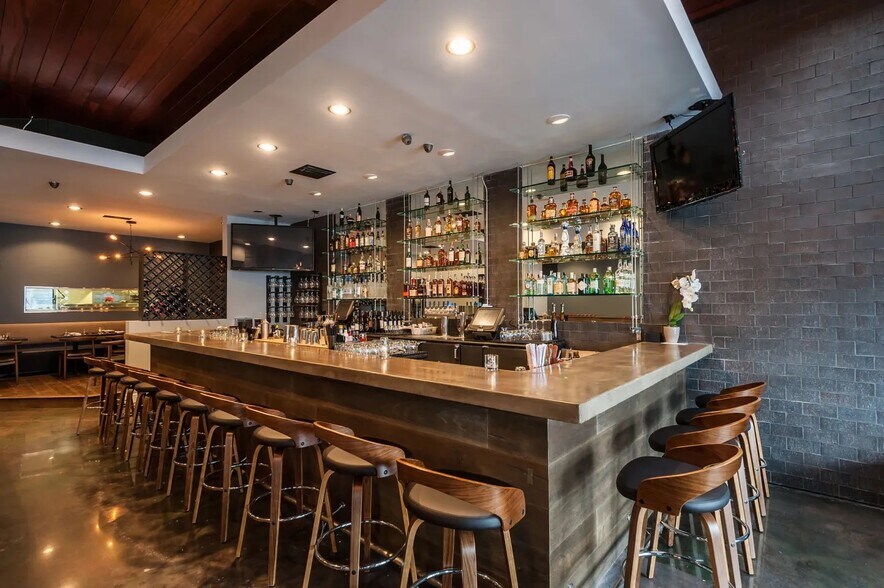 13359 Ventura Blvd, Sherman Oaks, CA à louer - Photo du bâtiment - Image 3 de 6