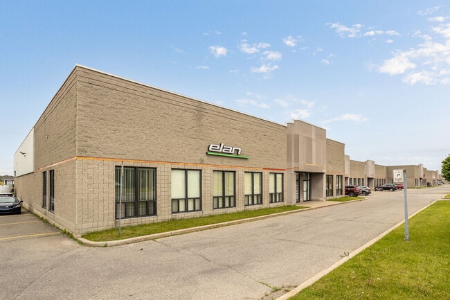 Plus de détails pour 81 Boul Brunswick, Dollard-des-Ormeaux, QC - Industriel à louer