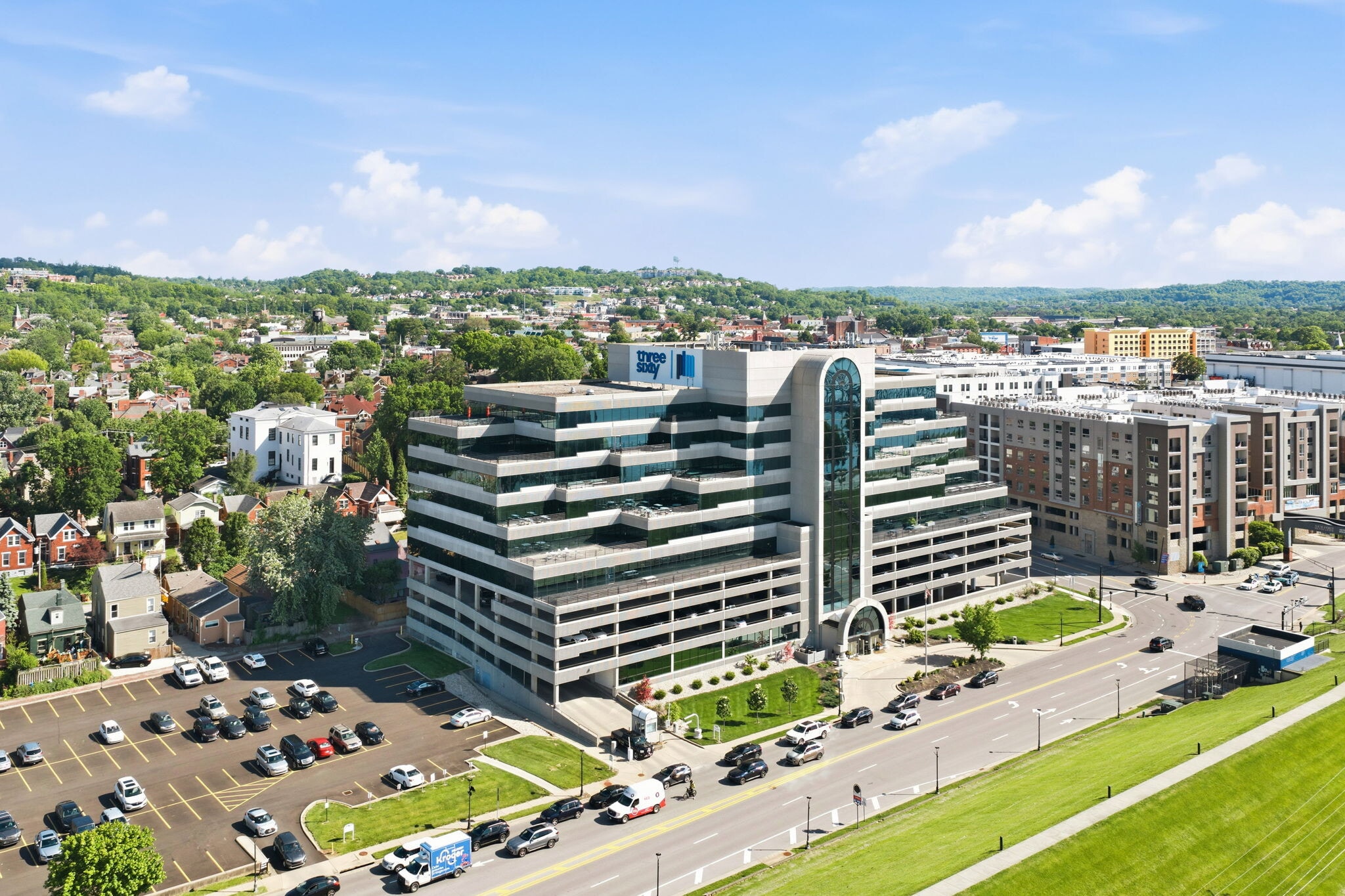 300 Dave Cowens Dr, Newport, KY for lease Building Photo- Image 1 of 4