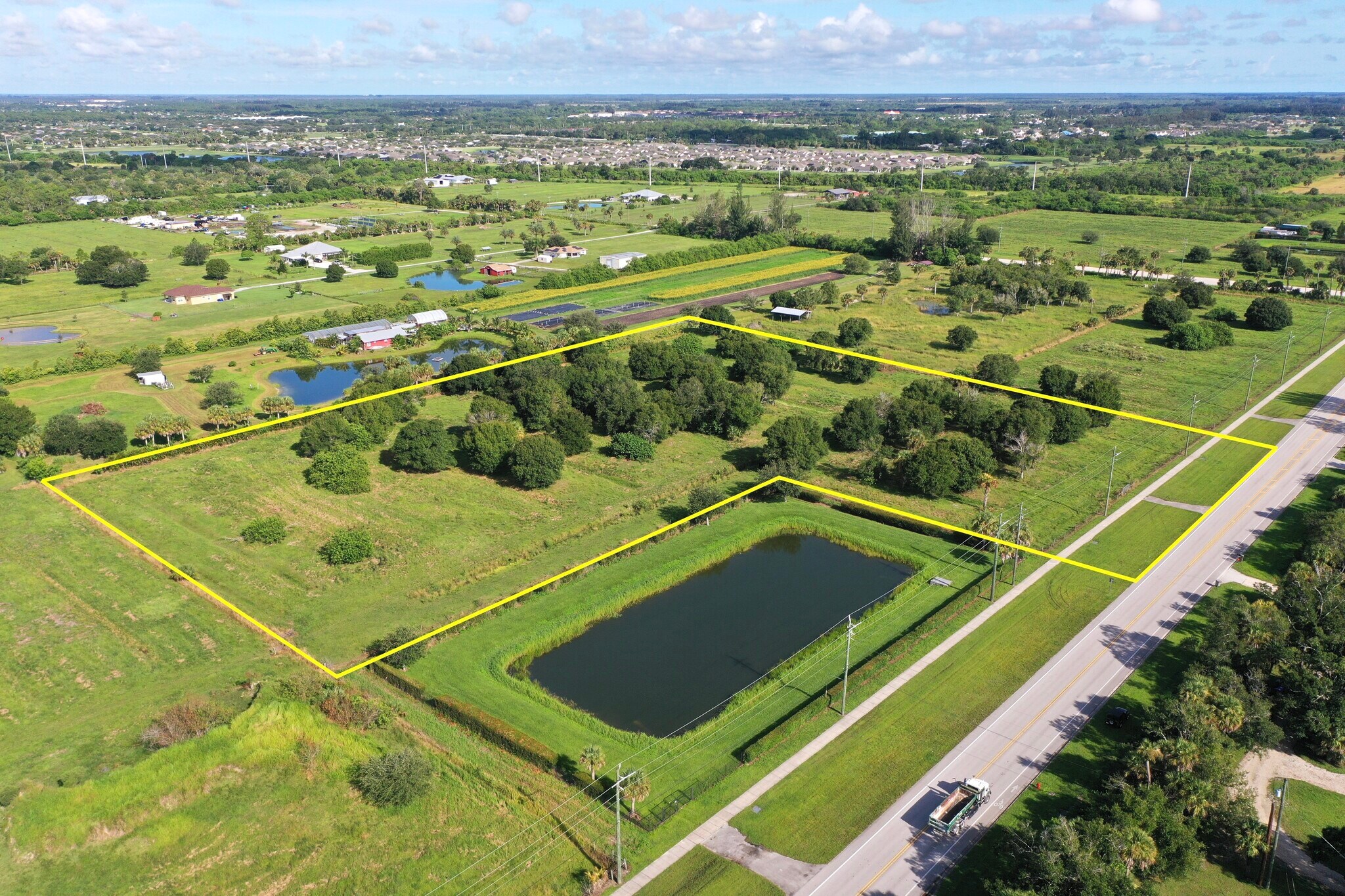 1051 66th Ave, Vero Beach, FL à vendre Photo principale- Image 1 de 26