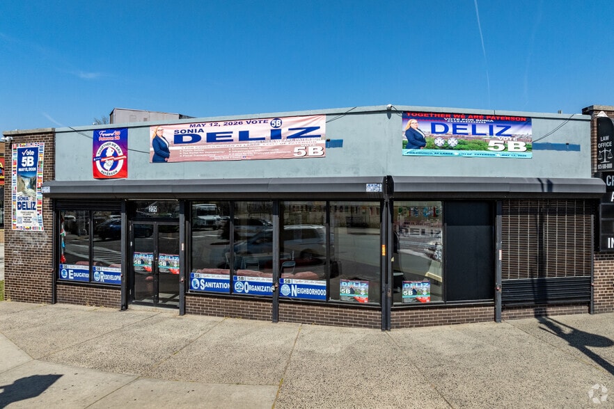 237-251 Market St, Paterson, NJ for lease - Building Photo - Image 3 of 13