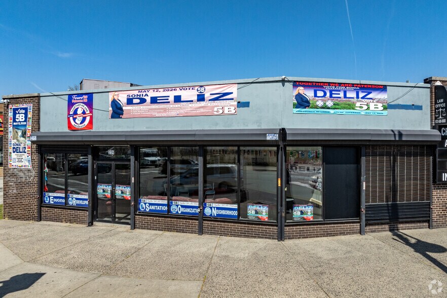 237-251 Market St, Paterson, NJ à louer - Photo du bâtiment - Image 3 de 13