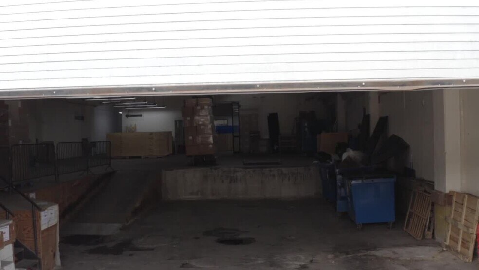 300 E Godfrey Ave, Philadelphia, PA à vendre - Vidéo sur l’inscription commerciale - Image 3 de 13