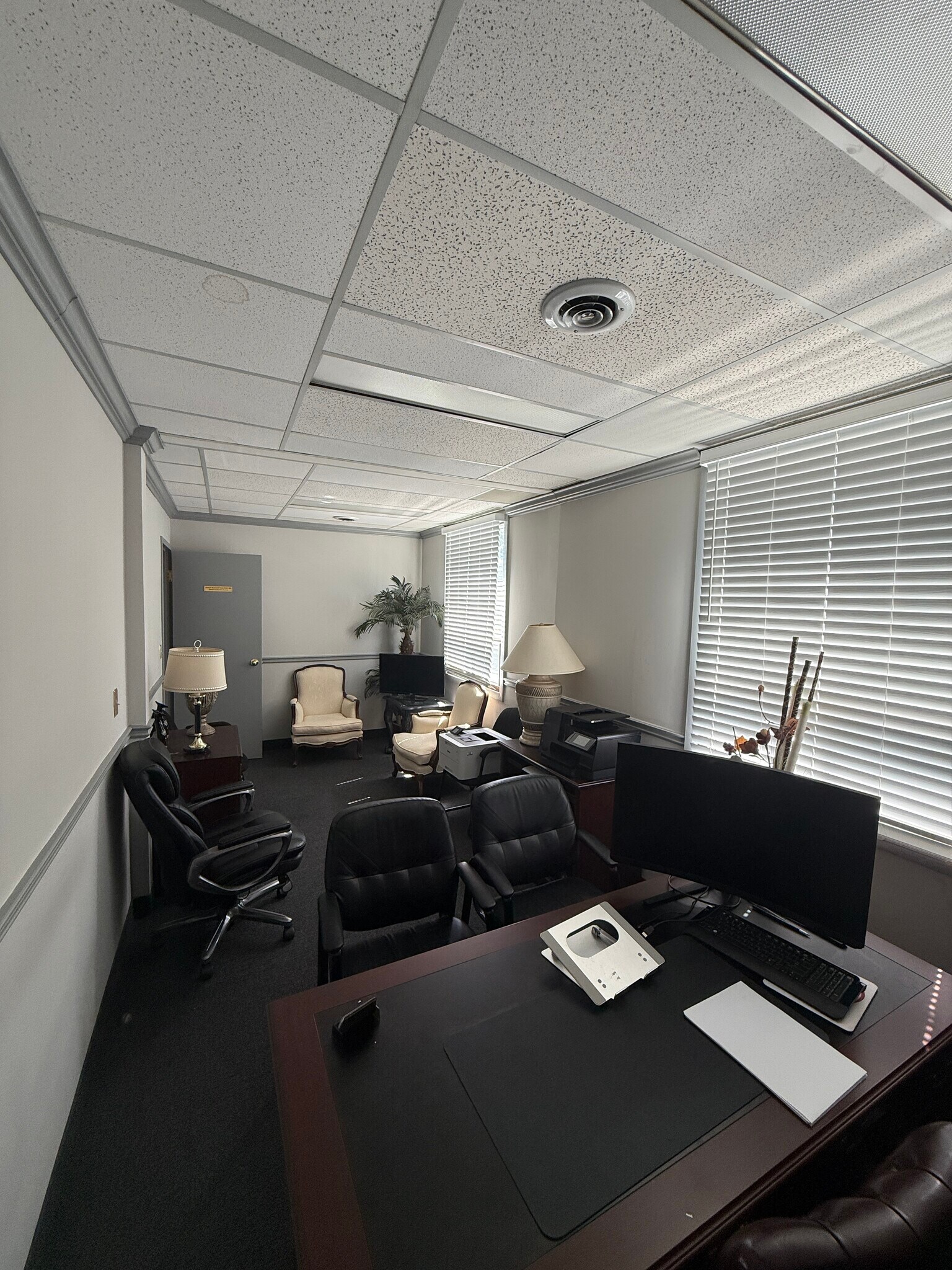 4786 Queen St, Niagara Falls, ON for lease Interior Photo- Image 1 of 10