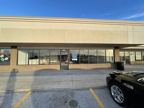 108th & Maple Rd, Omaha, NE for lease Building Photo- Image 1 of 4