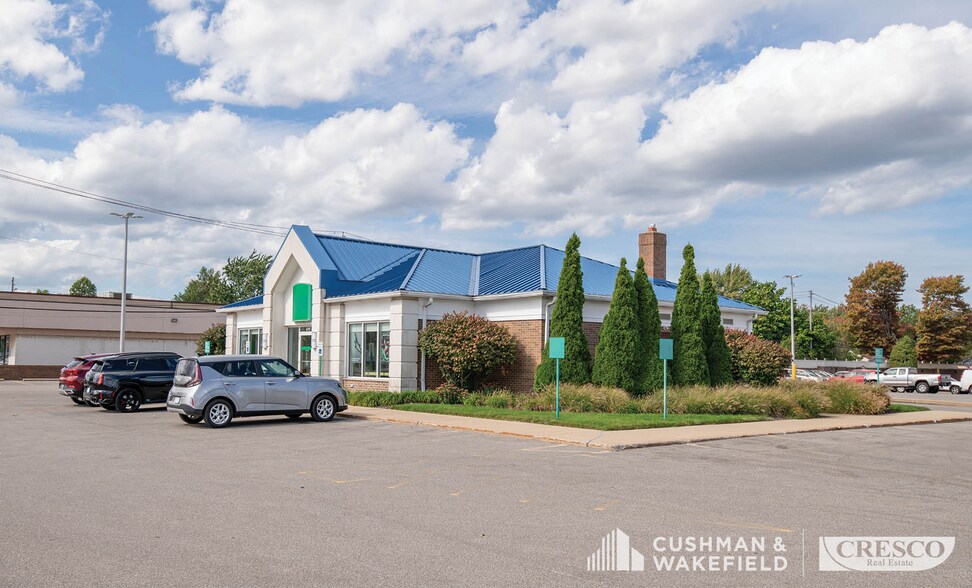 6257 Mayfield Rd, Cleveland, OH à louer - Photo du bâtiment - Image 2 de 4