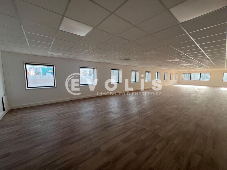Office in Rosny-sous-Bois for lease - Interior Photo - Image 2 of 6