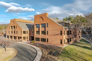 Plus de détails pour 22 Waterville Rd, Avon, CT - Bureau à vendre