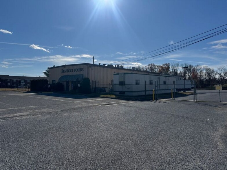 960 Creek Rd, Bellmawr, NJ à louer - Photo du bâtiment - Image 2 de 19