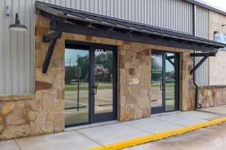 190 Center St, New Braunfels, TX for lease Building Photo- Image 1 of 8