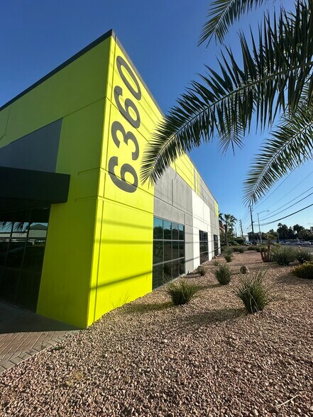6360 S Pecos Rd, Las Vegas, NV à louer - Photo du bâtiment - Image 3 de 3
