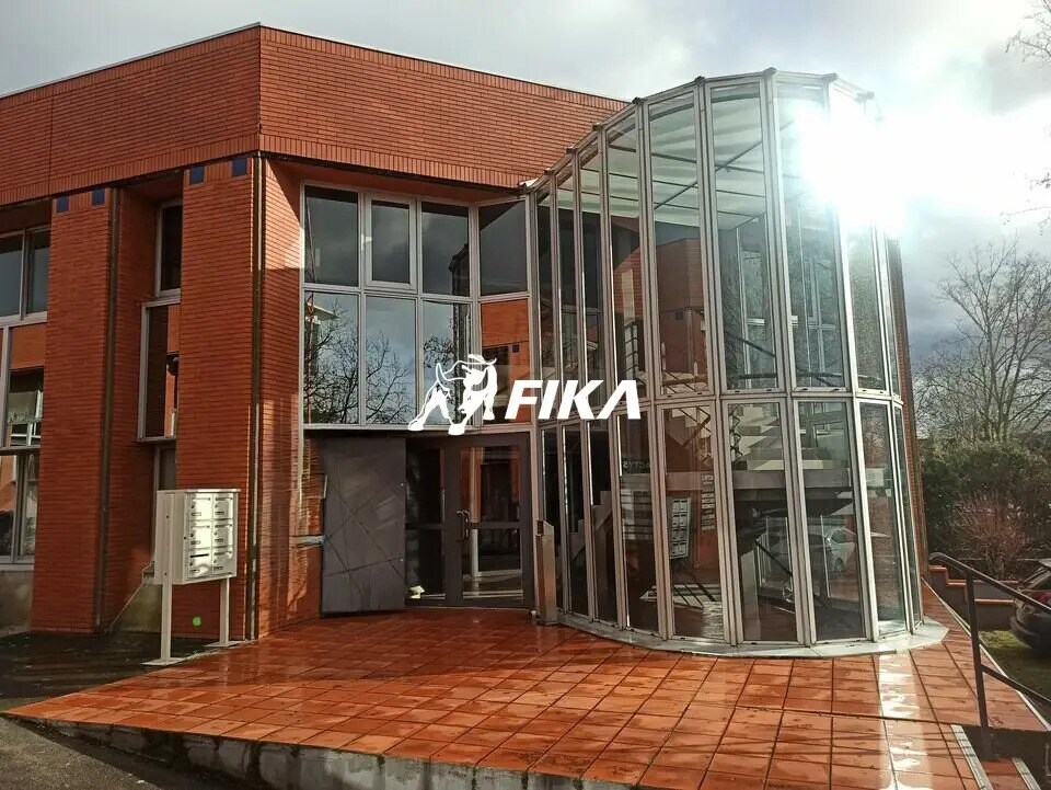 Office in Labège for lease Building Photo- Image 1 of 10