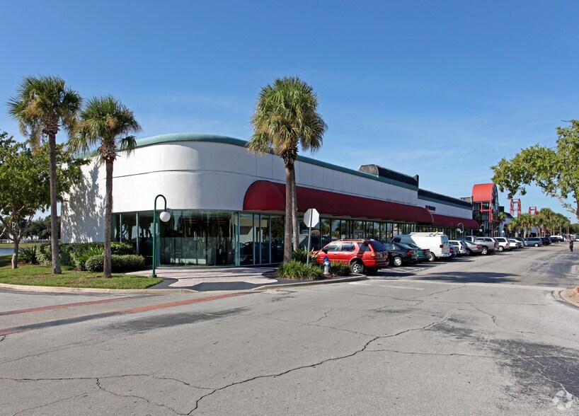 4600-4678 E Colonial Dr, Orlando, FL à louer - Photo du bâtiment - Image 2 de 6