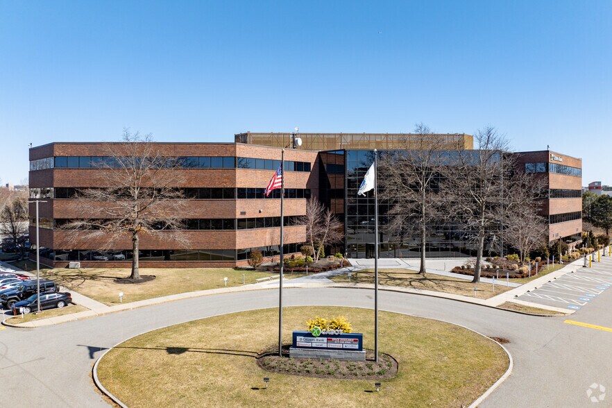 20 Cabot Rd, Medford, MA à louer - Photo du bâtiment - Image 1 de 12