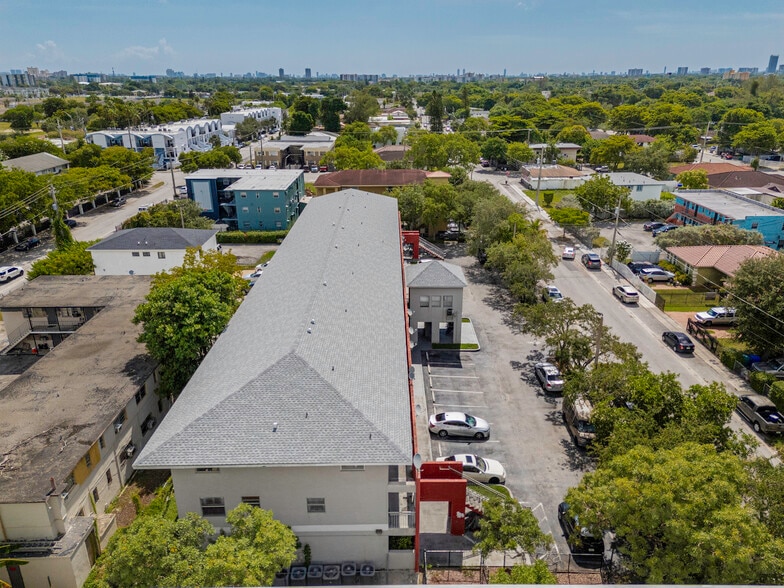 1621 Nw 60th St, Miami, FL for sale - Building Photo - Image 3 of 22