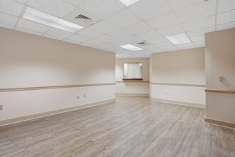 833 Saint Vincents Dr, Birmingham, AL à louer Photo intérieure- Image 1 de 11