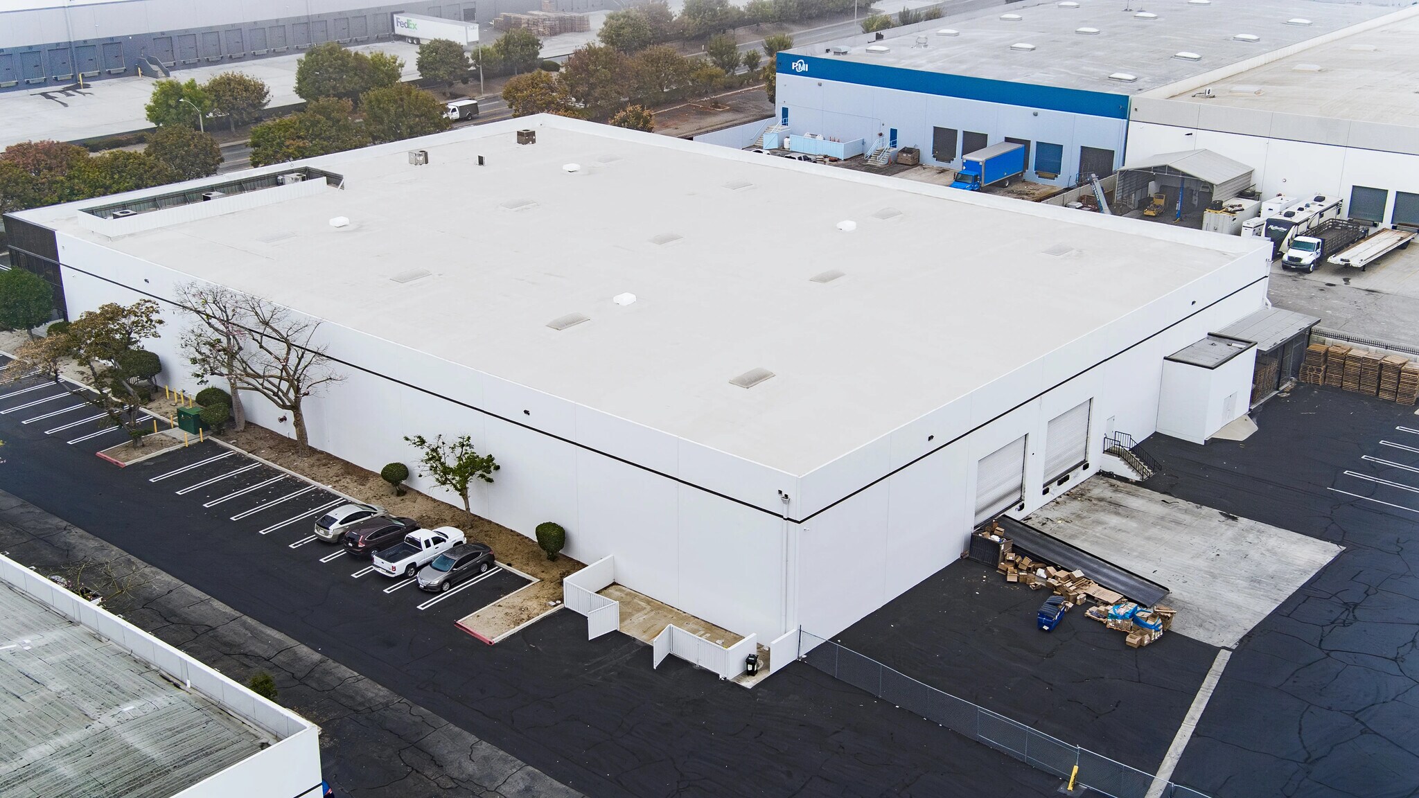 601 S Dupont Ave, Ontario, CA à vendre Photo du bâtiment- Image 1 de 2