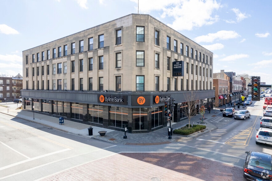 1011 Lake St, Oak Park, IL for lease - Building Photo - Image 1 of 4