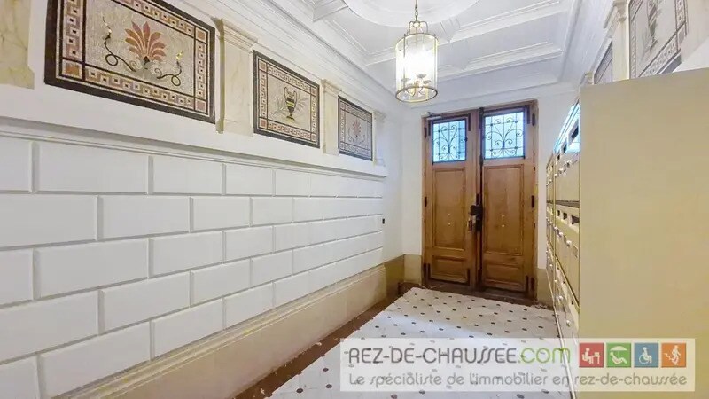 Immeuble residentiel dans Paris à vendre Hall d’entrée- Image 1 de 12