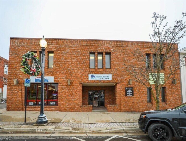 263 W Main St, Ravenna, OH à vendre - Photo du bâtiment - Image 2 de 8