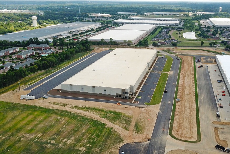 1222 Commerce Pky, Horn Lake, MS à louer - Photo du bâtiment - Image 2 de 5