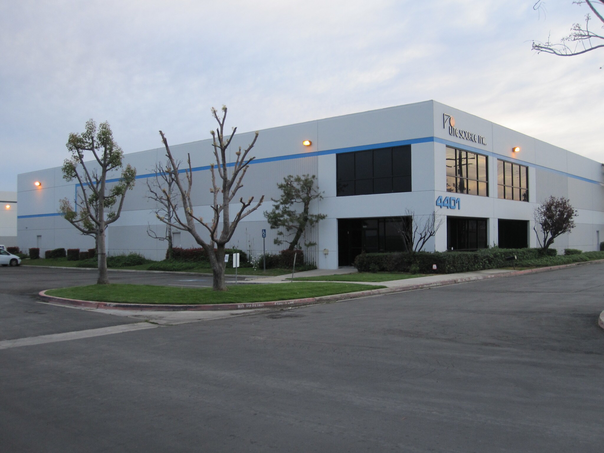 4401 Eucalyptus Ave, Chino, CA à vendre Photo principale- Image 1 de 1