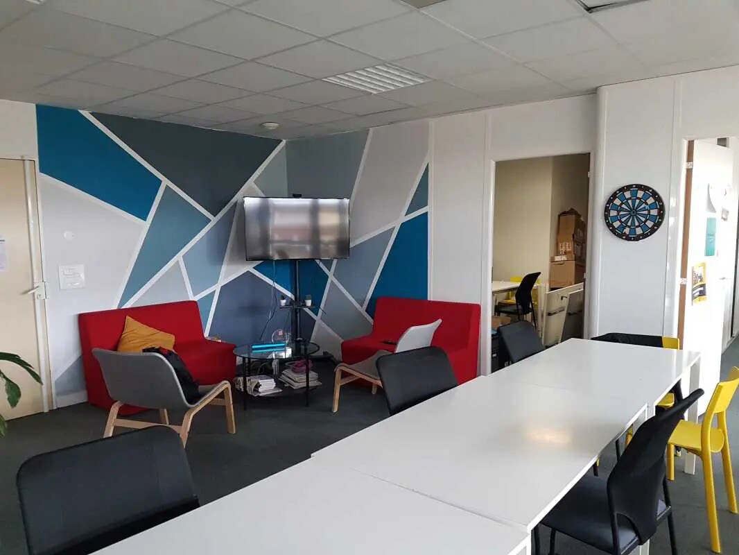 Office in Bordeaux for lease Interior Photo- Image 1 of 8