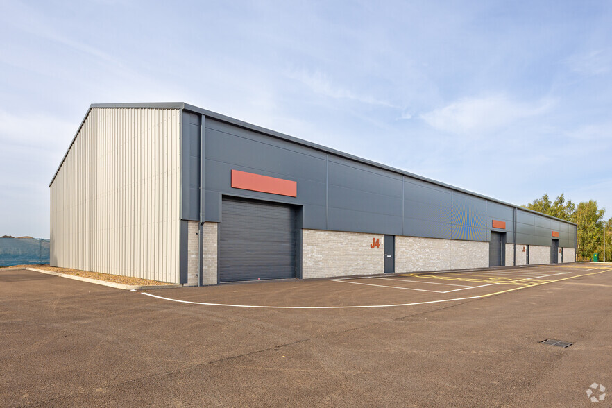 Station Rd, North Hykeham for lease - Primary Photo - Image 1 of 5