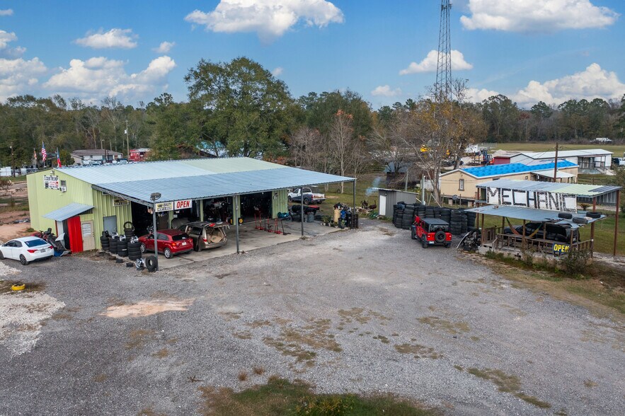 22725 Lost Lake Dr, New Caney, TX à vendre - Photo du bâtiment - Image 2 de 33