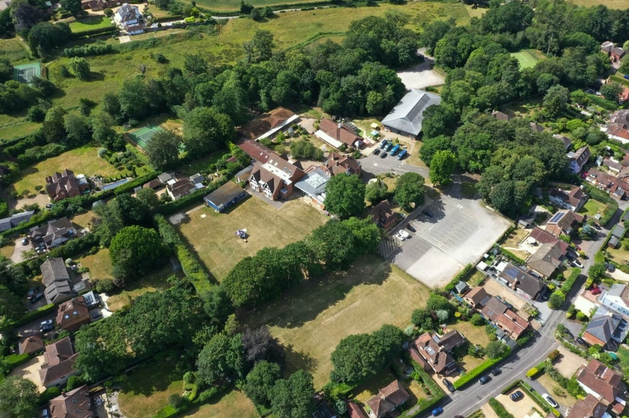 Hullbrook Ln, Guildford for sale - Building Photo - Image 3 of 13