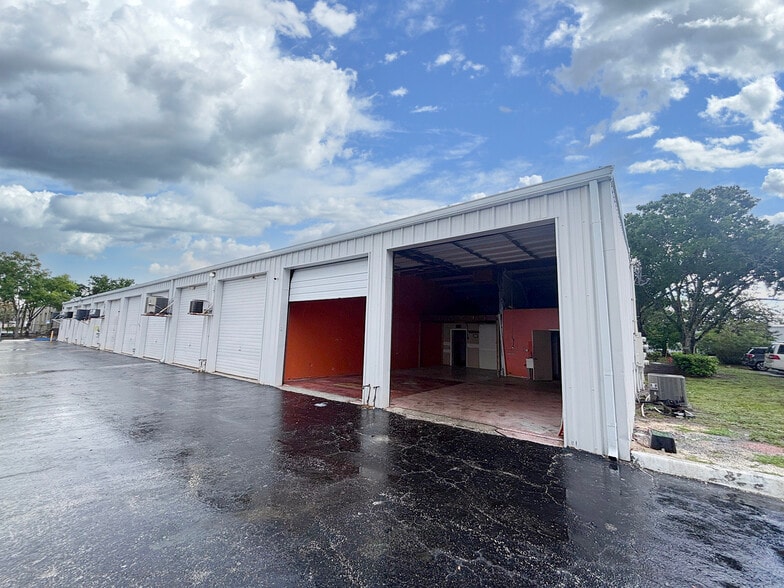 1956 SW South Macedo Blvd, Port Saint Lucie, FL for lease - Building Photo - Image 2 of 23