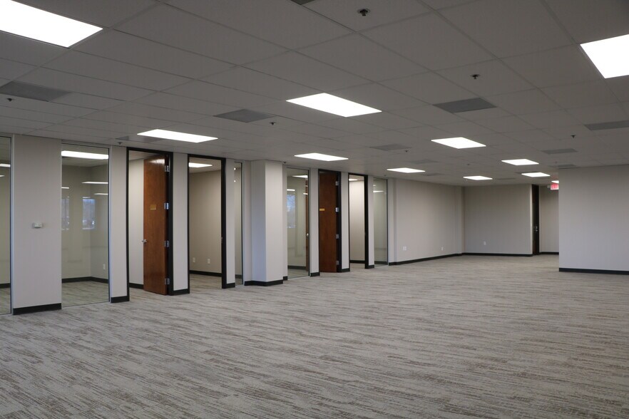 990 N Walnut Creek Dr, Mansfield, TX à louer - Photo intérieure - Image 3 de 4