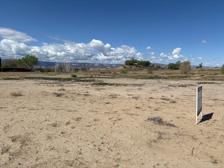 813 North Crest Dr, Grand Junction, CO for sale - Building Photo - Image 3 of 6