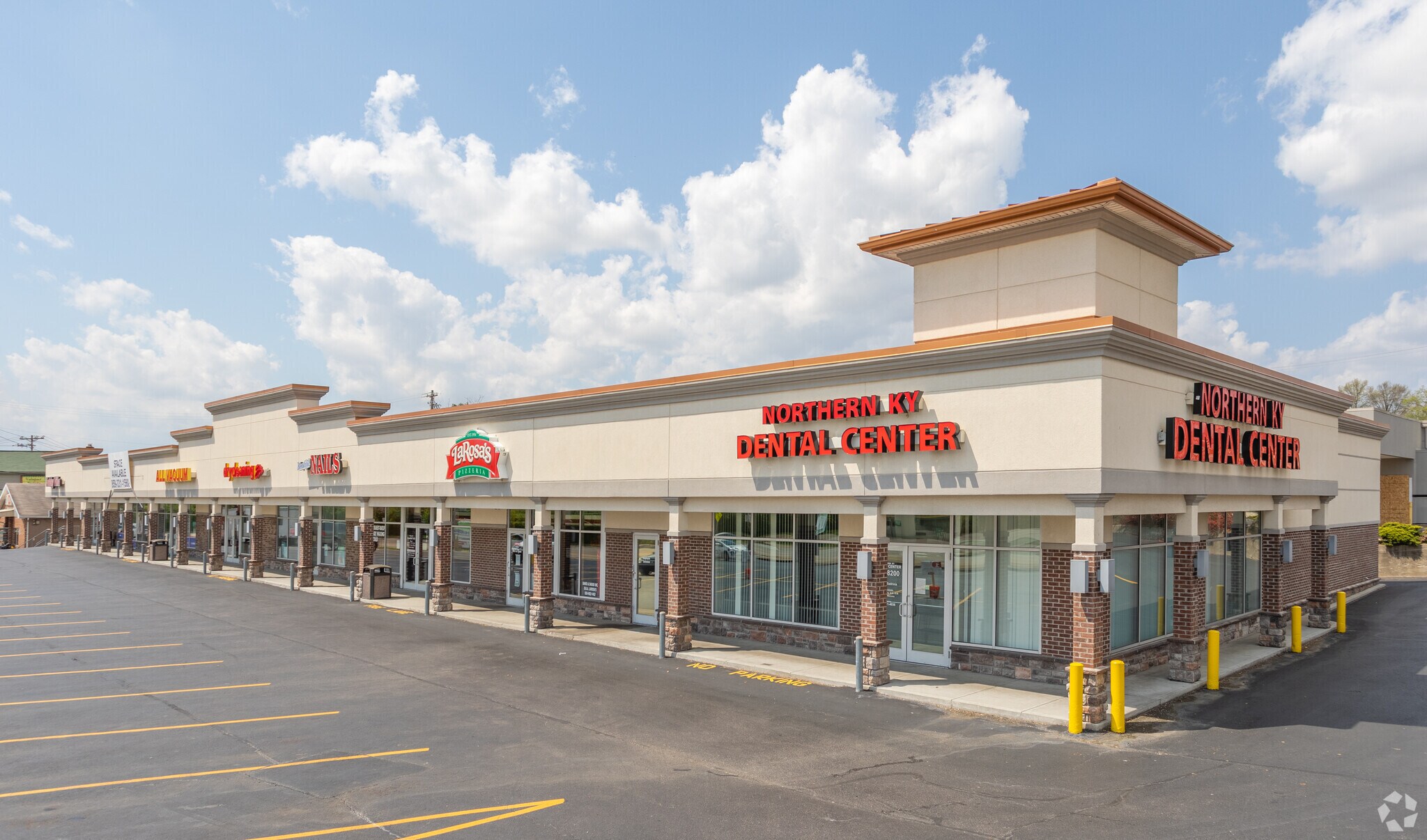 2446 Anderson Rd, Crescent Springs, KY à louer Photo principale- Image 1 de 2