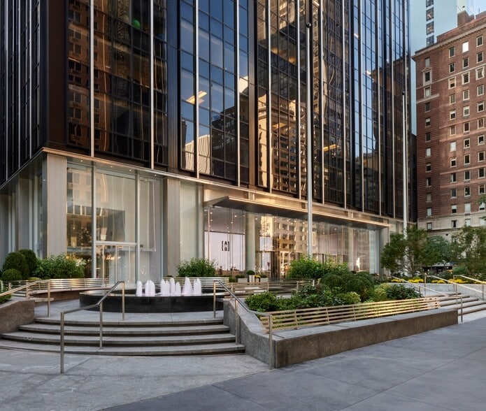 1345 Avenue of the Americas, New York, NY à louer - Photo du bâtiment - Image 2 de 7
