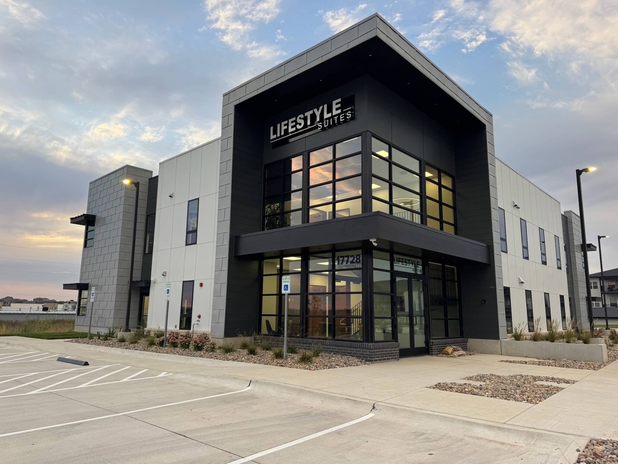 17728 Oakmont Dr, Omaha, NE à louer Photo principale- Image 1 de 24