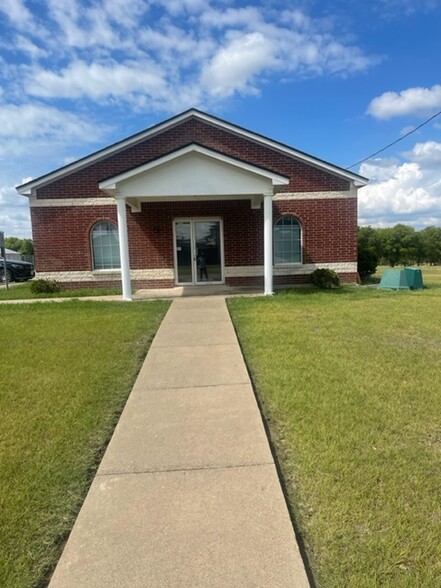 1501 Clay Mathis Rd, Mesquite, TX à vendre - Photo principale - Image 1 de 1