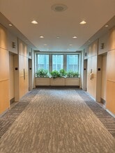 707 7th Ave SW, Calgary, AB à louer Photo intérieure- Image 2 de 7