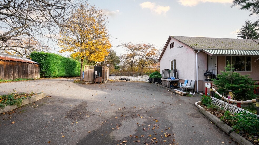 260 Craig St, Nanaimo, BC for sale - Building Photo - Image 2 of 9