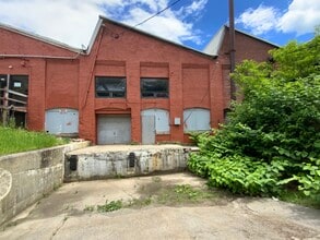 129 Brookside Ave, West Warwick, RI for lease Building Photo- Image 1 of 2
