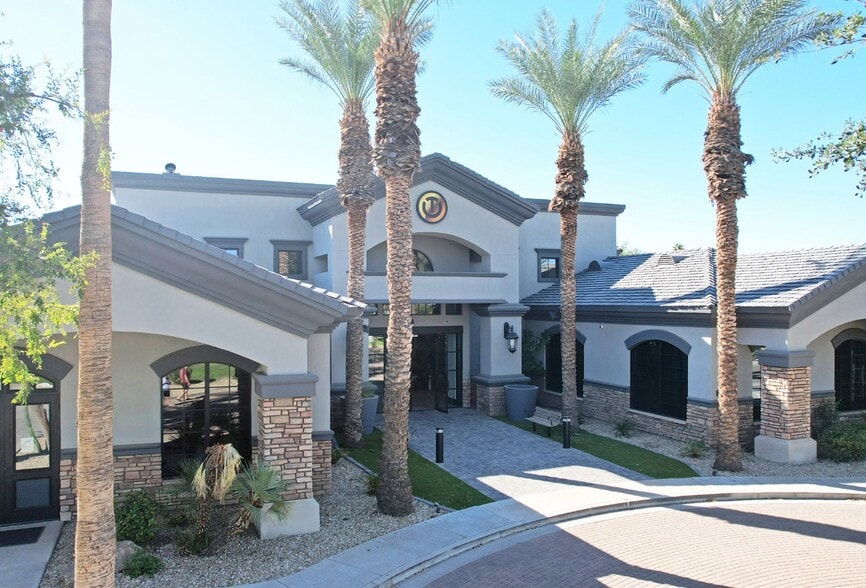 525 W Baseline Rd, Mesa, AZ à louer - Photo du bâtiment - Image 1 de 27