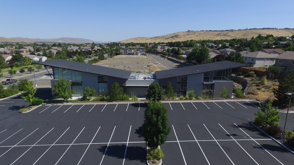 4960 Vista Blvd, Sparks, NV à louer - Photo du bâtiment - Image 2 de 11