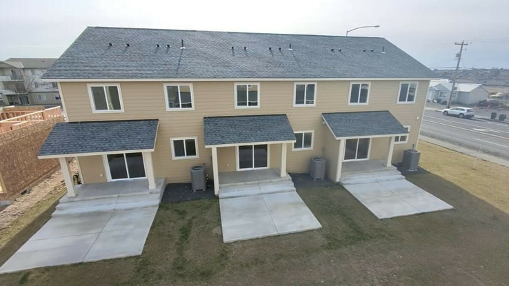 Sunburst Multifamily - Moses Lake portfolio of 3 properties for sale on LoopNet.ca - Building Photo - Image 3 of 8